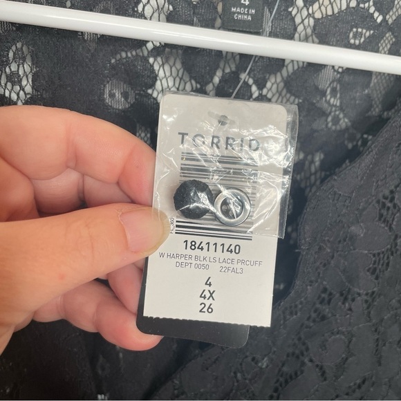 Torrid Harper Lace Pullover Long Sleeve Blouse Floral Sheer in Deep Black 4X/26 - Picture 16 of 16